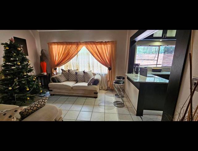 4 BEDROOM HOUSE FOR SALE IN THERESA PARK